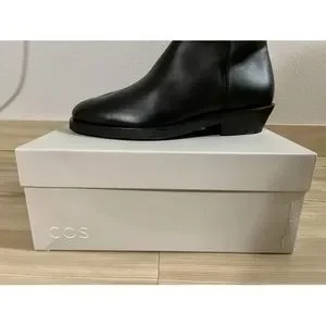 Cos calfskin leather zip chelsea boot black size 7.5 / 40 eu COS | Shoes | Cos Calfskin Leather Zip Chelsea Boot Black  main image 2